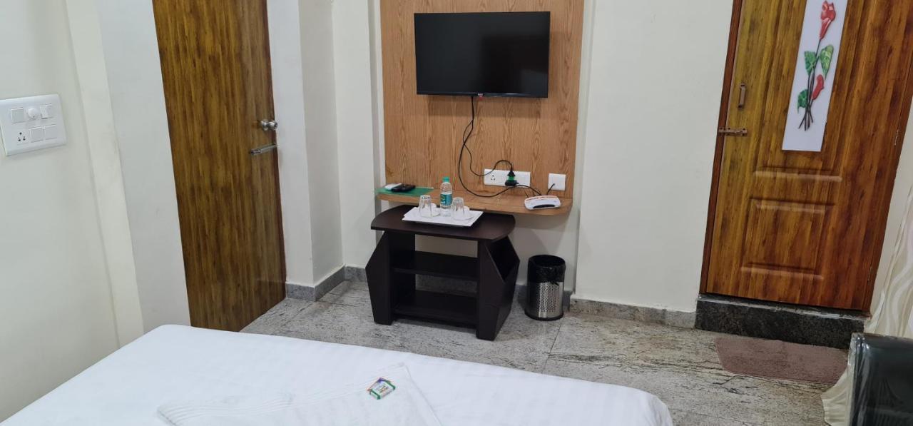 Vijay Shree Inn Vellore Buitenkant foto